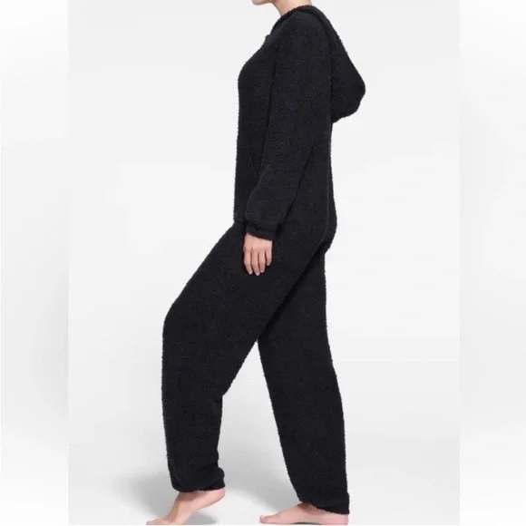 SKIMS Cozy Knit Onesie - Picture 2 of 9